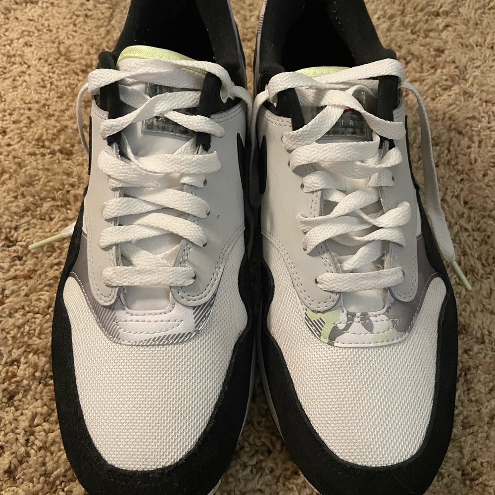 Light green Nike Air Max 1 Remix sneakers